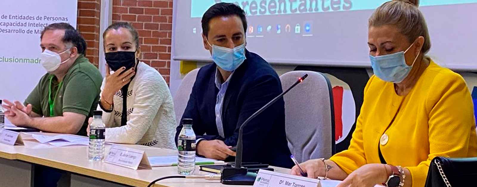 mesa inaugural del encuentro