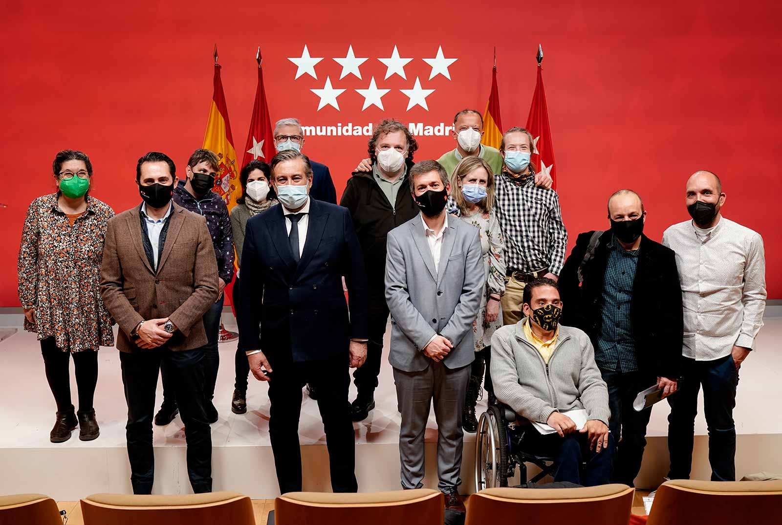 Foto de Familia. Consejero, viceconsejero, presidente de Plena Inclusión Madrid y comité de Representantes