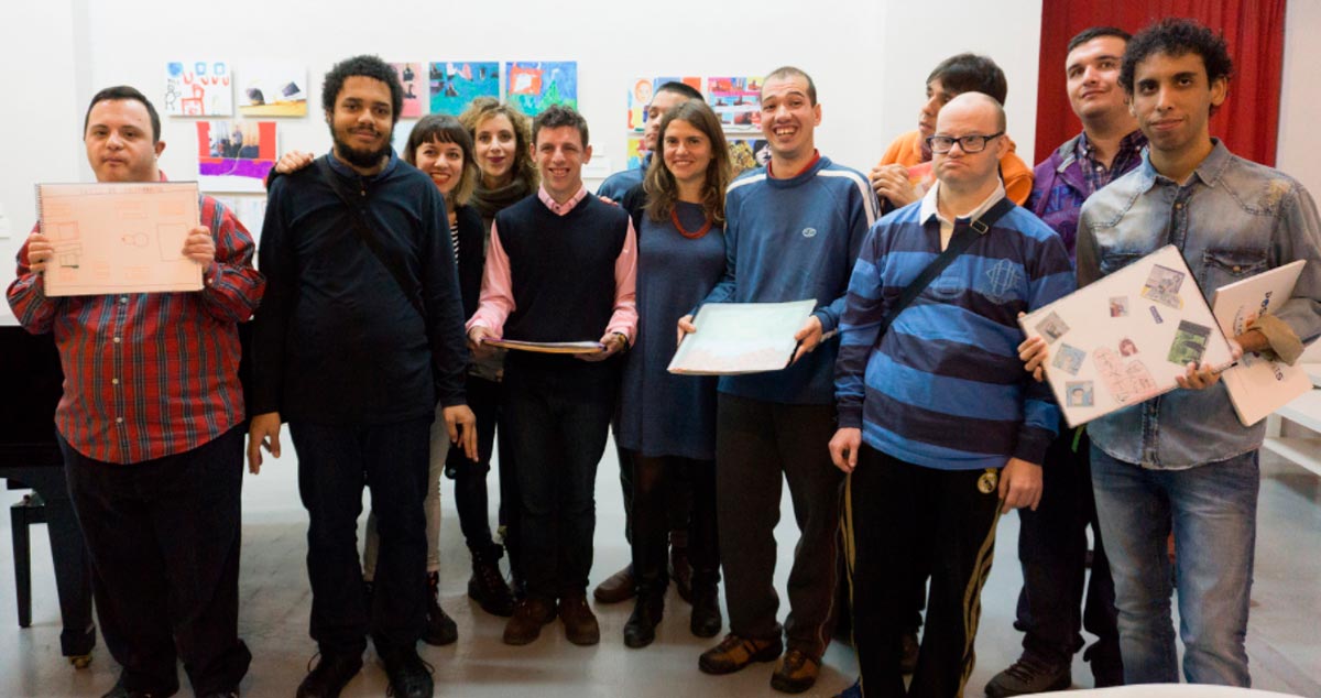 los participantes y autores, en la inauguración