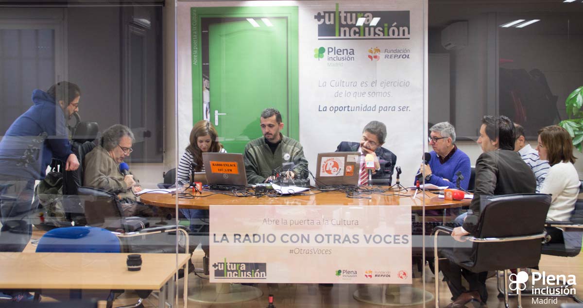 La Radio con Otras Voces [2016]