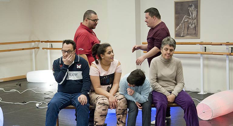 Los participantes en el proyecto de teatro de Espacio Convergente