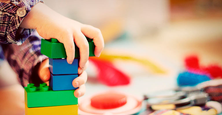 Qué hacer con los niños en casa: actividades, juegos y herramientas para mantenerlos entretenidos