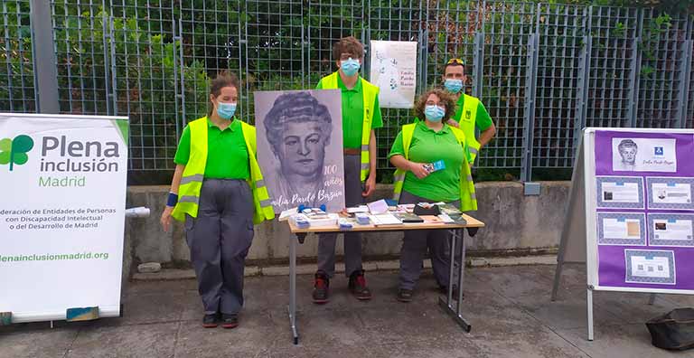 Miembros de la UDC de Barajas, en el centenario de Emilia Pardo Bazán