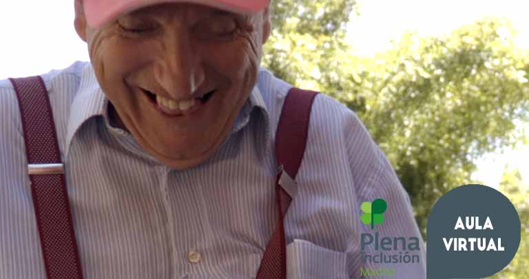 Foto de una persona mayor con discapacidad