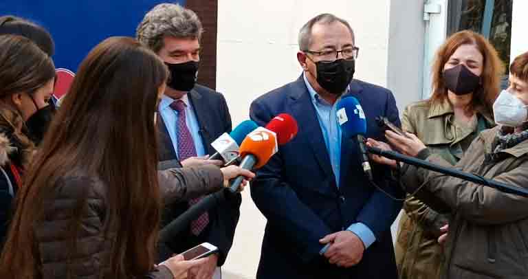 El ministro y el director de Plena Inclusión