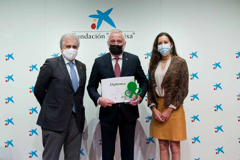 Jaime Hortelano, senior vicepresidente de CGI junto a Eugenia Carballedo, presidenta de la ASamblea de Madrid y Tomás Sancho, de la junta directiva de PLena Inclusión Madrid