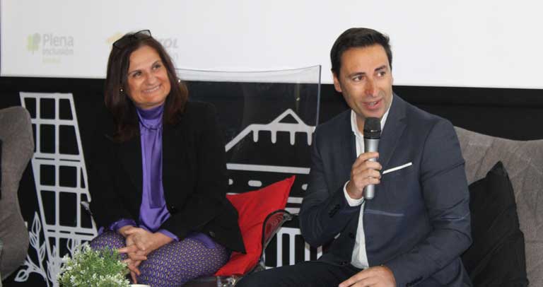 Mar de Andrés, y Javier Luengo durante la inauguración de la jornada