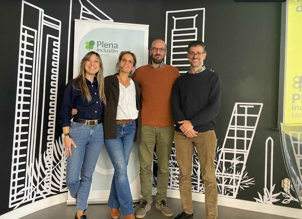 Protagonistas de la mesa sobre el impacto de la soledad y la pobreza